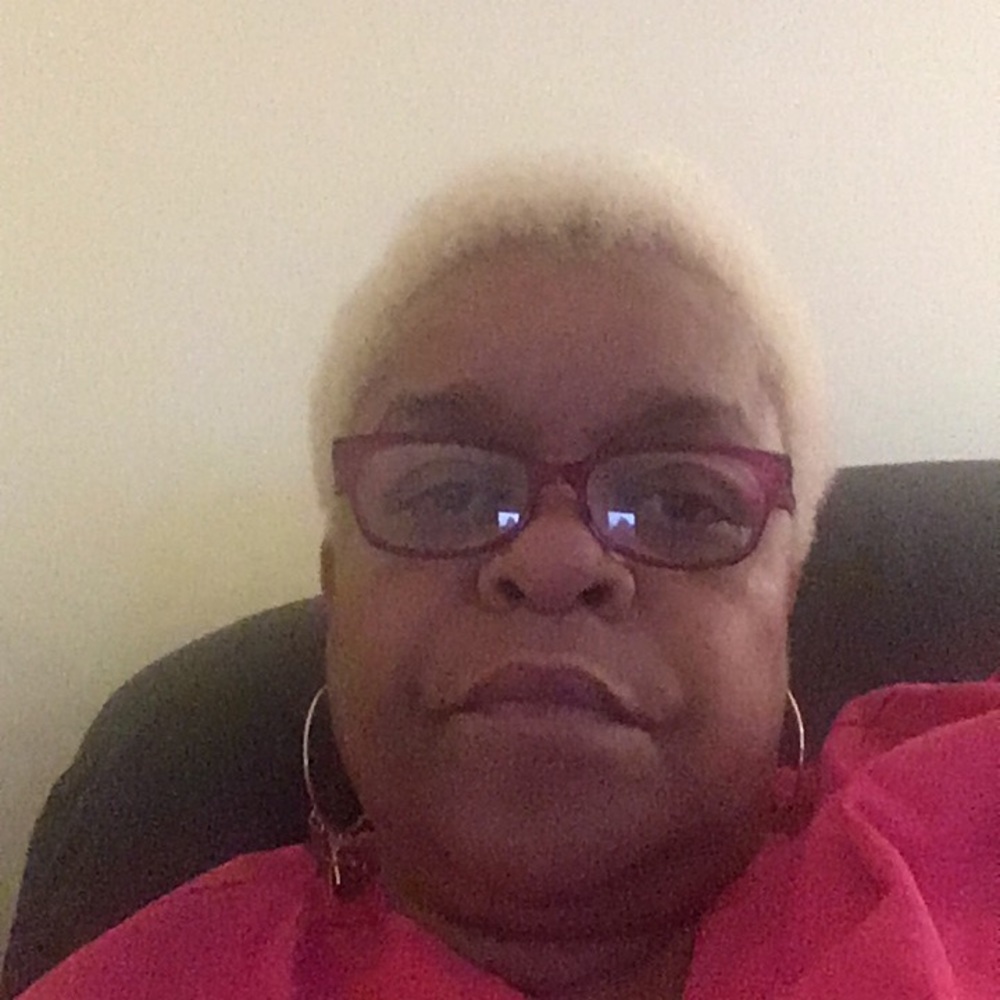 Meet your Posher, Regina